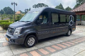12 Seater Urbania Traveller