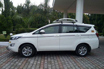 Innova Crysta Taxi hire in Amritsar